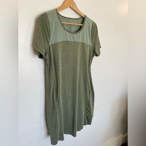 Columbia brand activewear dress with pockets! Olive green heather size L